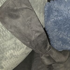 TOP Moda Black Knee-High Boots